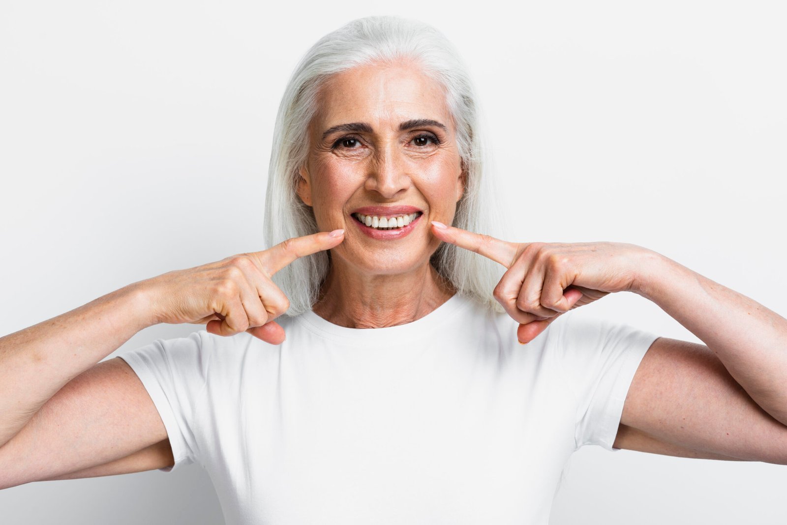 front-view-adult-woman-smiling